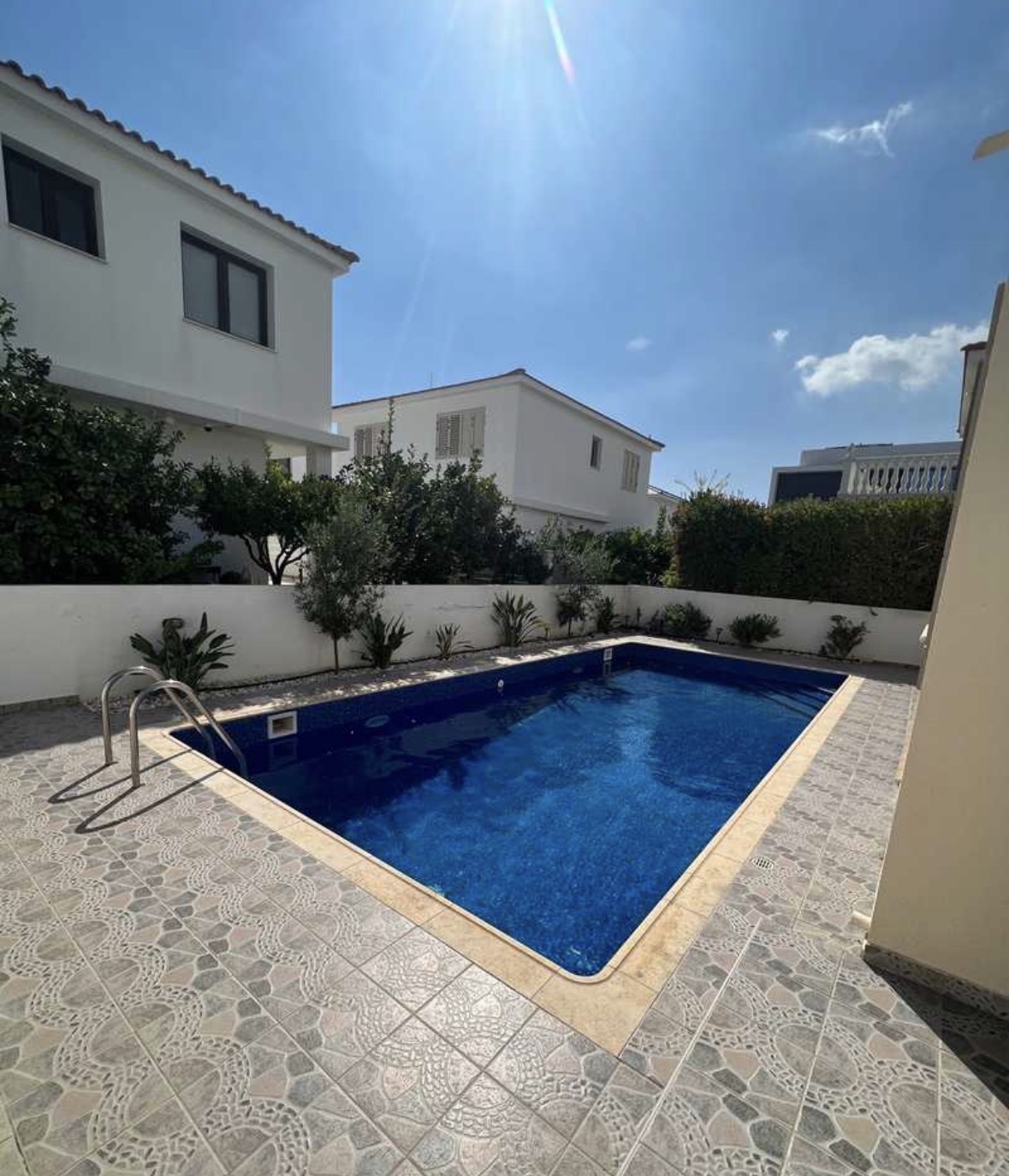 Luxury 3-Bedroom Villa with Private Pool Near the Beach – Oroklini Tourist Area