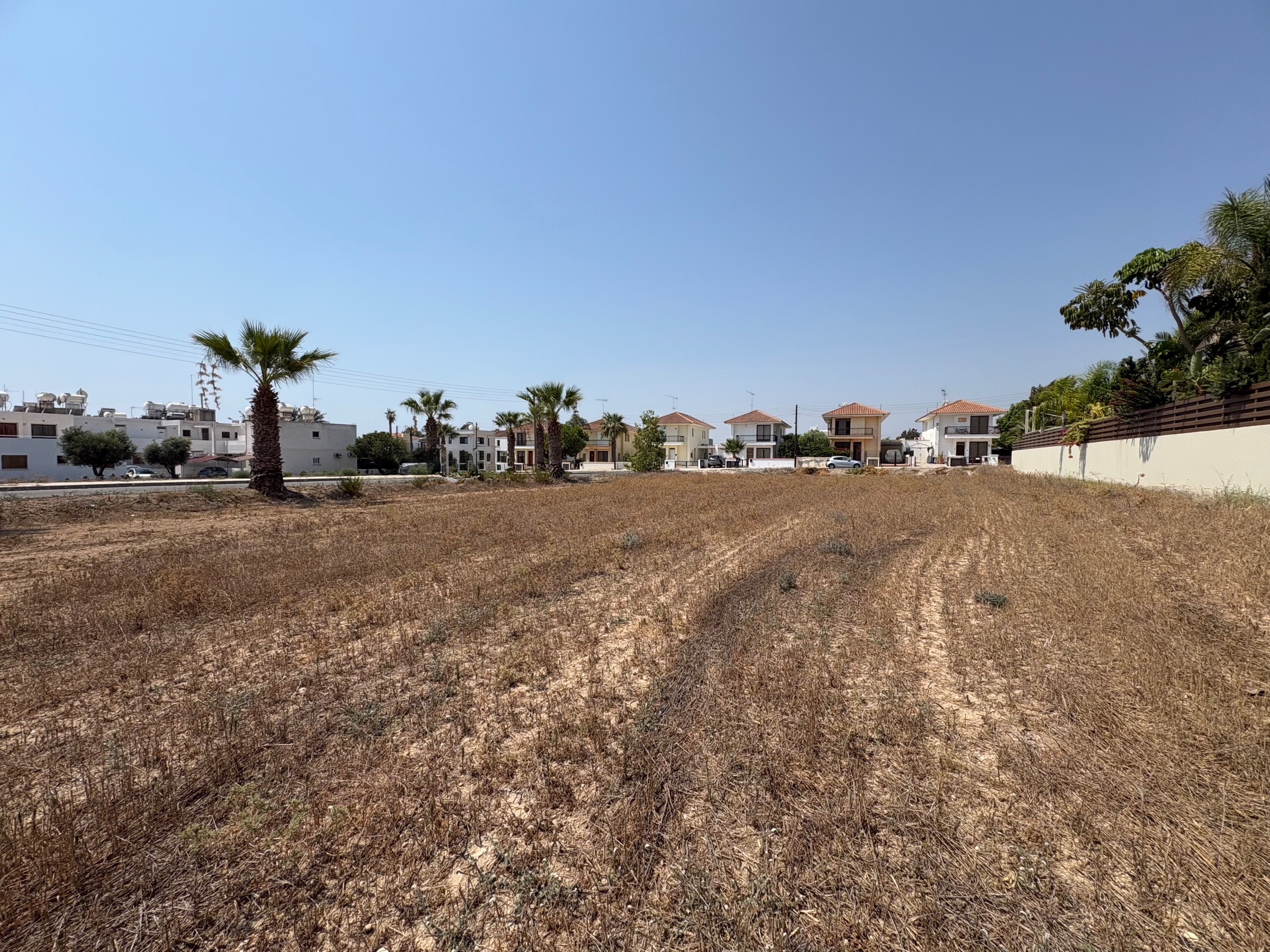RESIDENTIAL PLOT FOR SALE - WALK TO THE SEA- IN PYLA TOURIST AREA (686 m²)