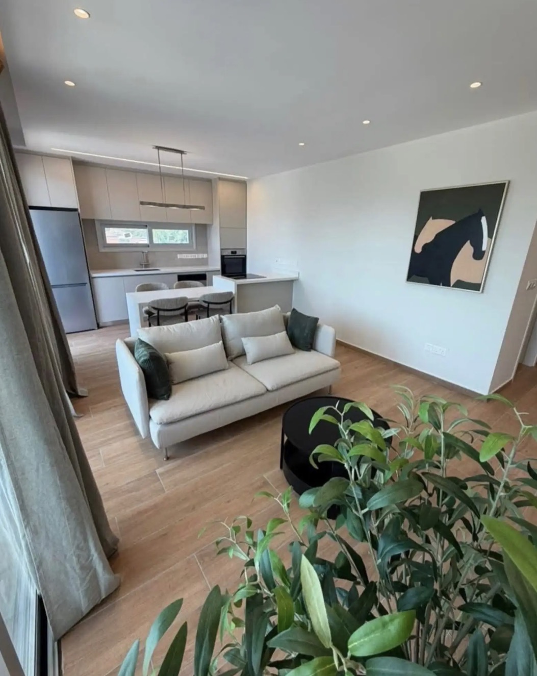 STUNNING BRAND-NEW 2-BEDROOM PENTHOUSE FOR RENT | KAMARES, LARNACA