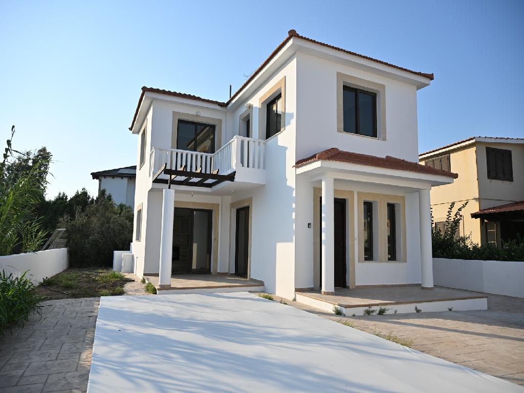 THREE BEDROM DETACHED HOUSE FOR SALE IN PERVOLIA, LARNACA