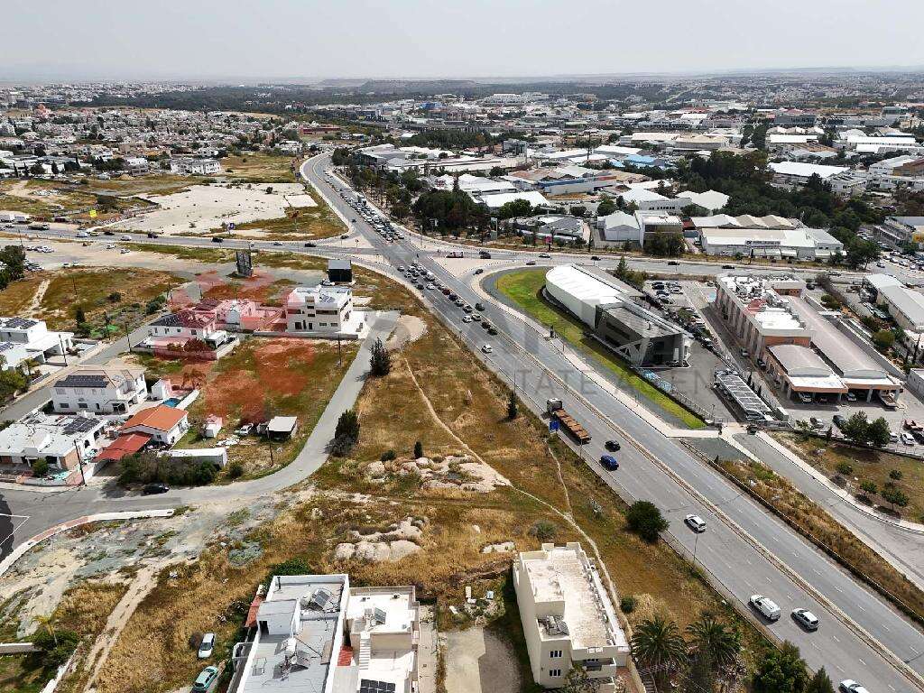 COMMERCIAL FIELD OF 832 SQ.M IN STROVOLOS NICOSIA - Published