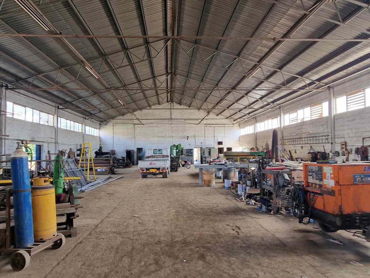 Industrial Warehouse in Aradippou - Published