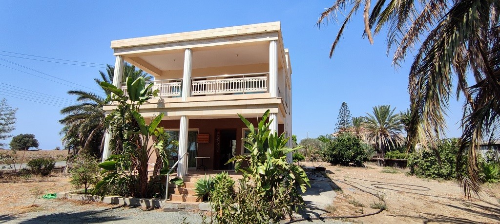 House in maroni Village Larnaca