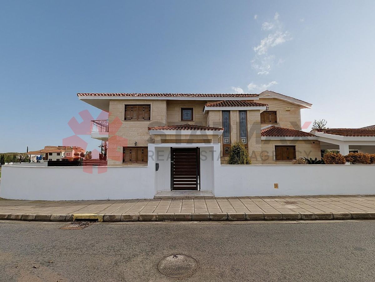 Luxury 3 Bedroom Mansion in Latsia , Nicosia