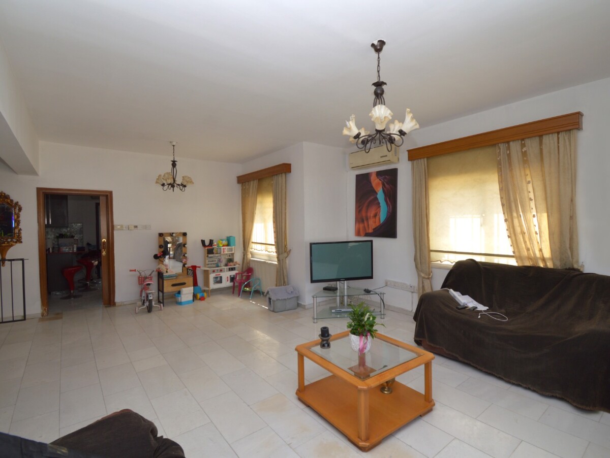 4 Bedroom semi detached House in Tsakkilero - Published