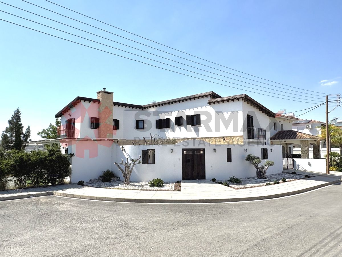 EXCLUSIVE FOUR BEDROOM VILLA IN ARADIPPOU - Published