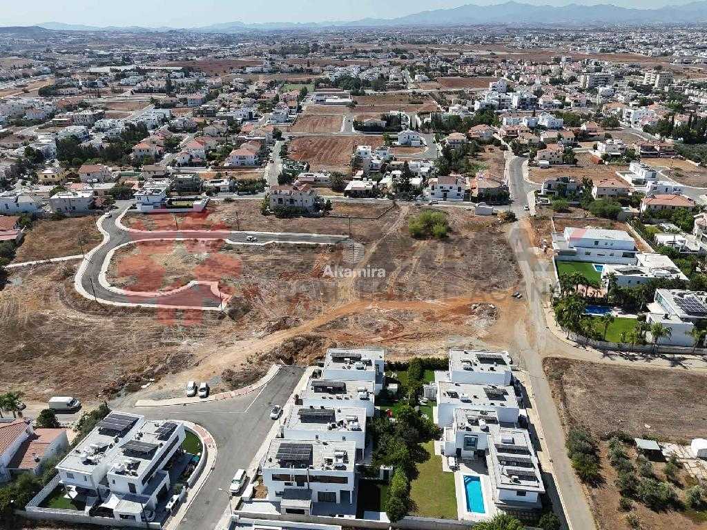FIELD-AGIOS VASILIOS,STROVOLOS,NICOSIA