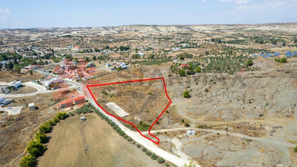 RESIDENTIAL FIELD IN ANALIONTAS,NICOSIA - Published
