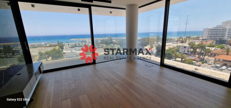 Three Bedroom whole floor apartment with sea view in Finikoudes