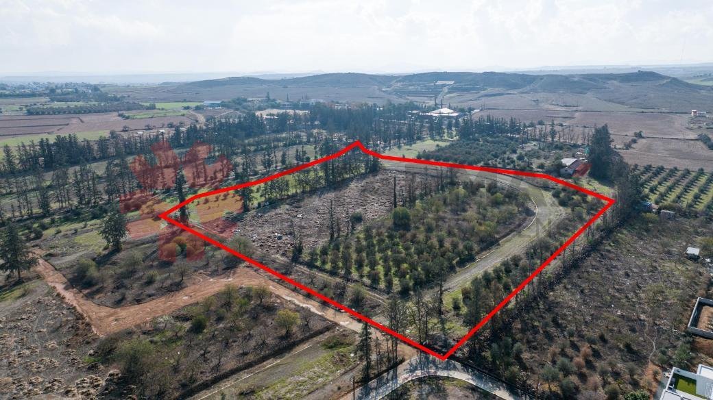 RESIDENTIAL FIELD IN KATO DEFTERA, NICOSIA - Published