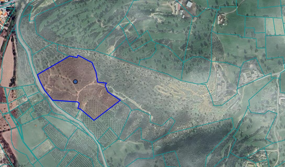 Big Land in Skarinou area Larnaca District - Published