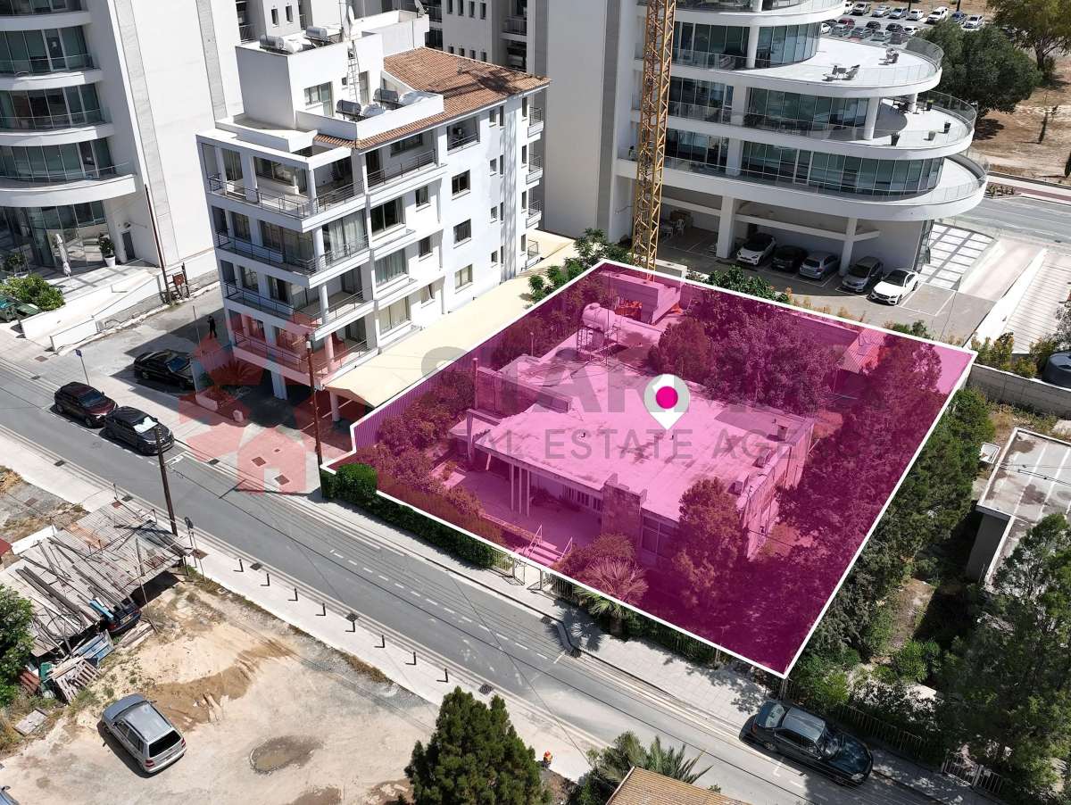 Residential Plot with development potential in Agios Antonios, Nicosia - Published