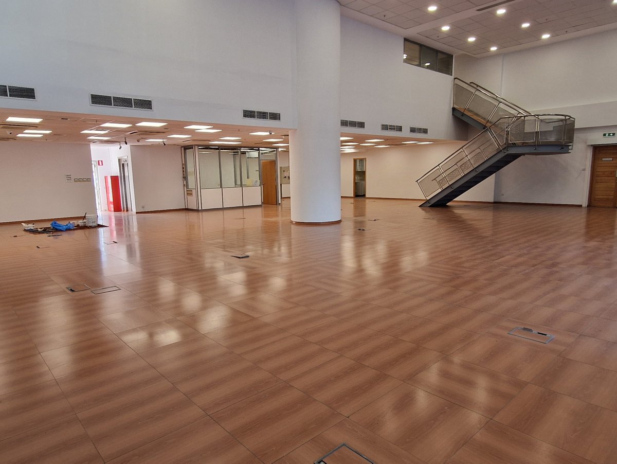 560sqm Commercial office/showroom in Larnaca center - Published