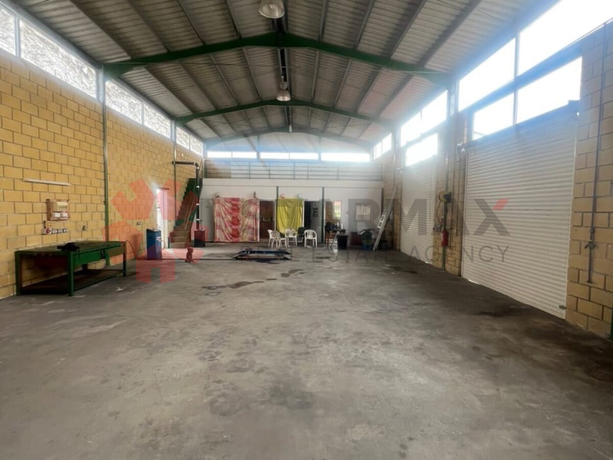 LARGE GARAGE - WAREHOUSE TO RENT IN PERVOLIA - Published