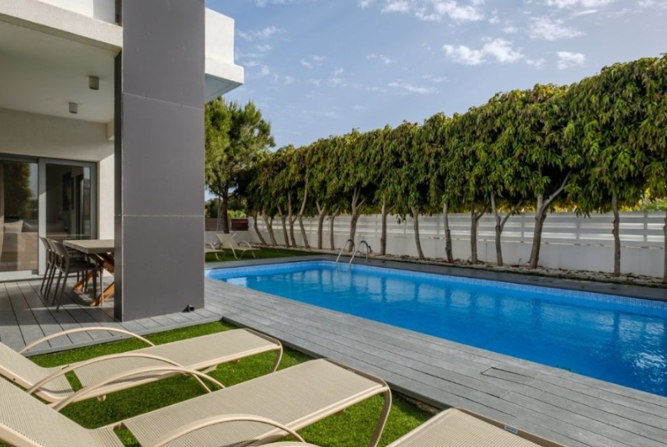 3 Bedroom House with Private Pool in Pervolia - Published