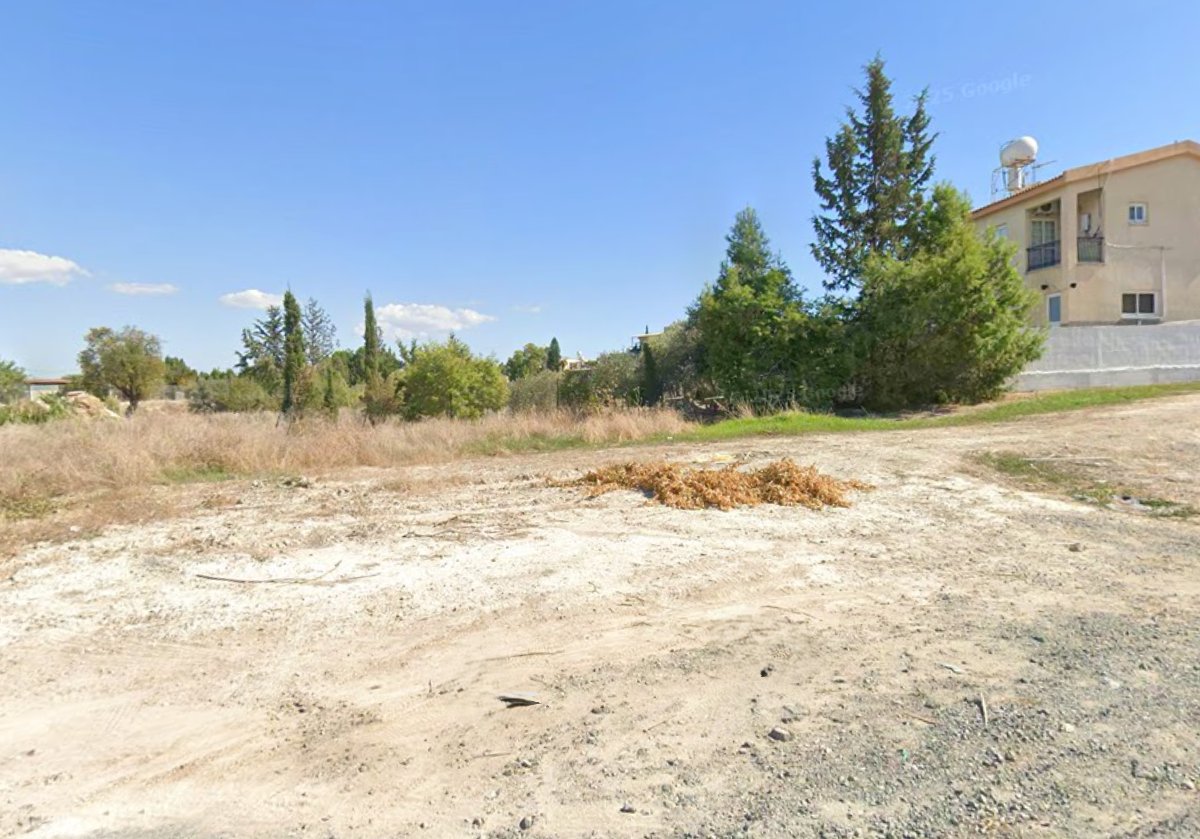 RESIDENTIAL FIELD IN ARADIPPOU, LARNACA