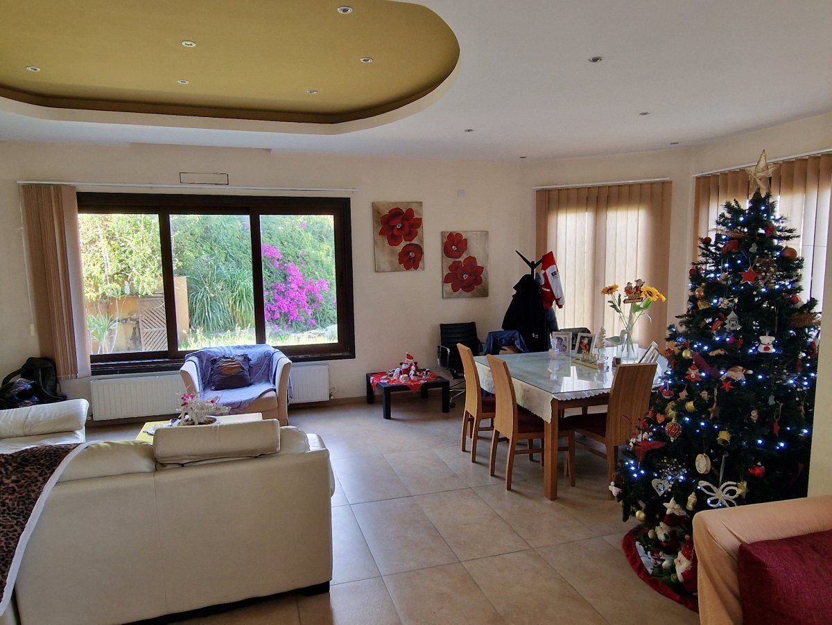 4-bedroom detached house for sale in Anglisedes - Published