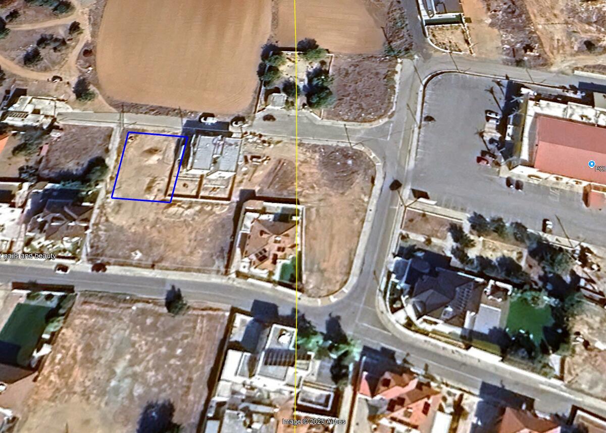 Residential Plot in Xylotympou - Published