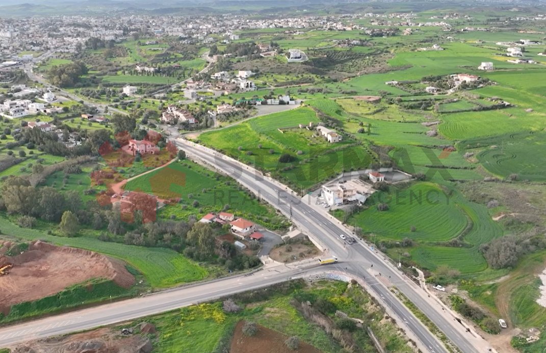 RESIDENSTIAL FIELD IN GERI, NICOSIA