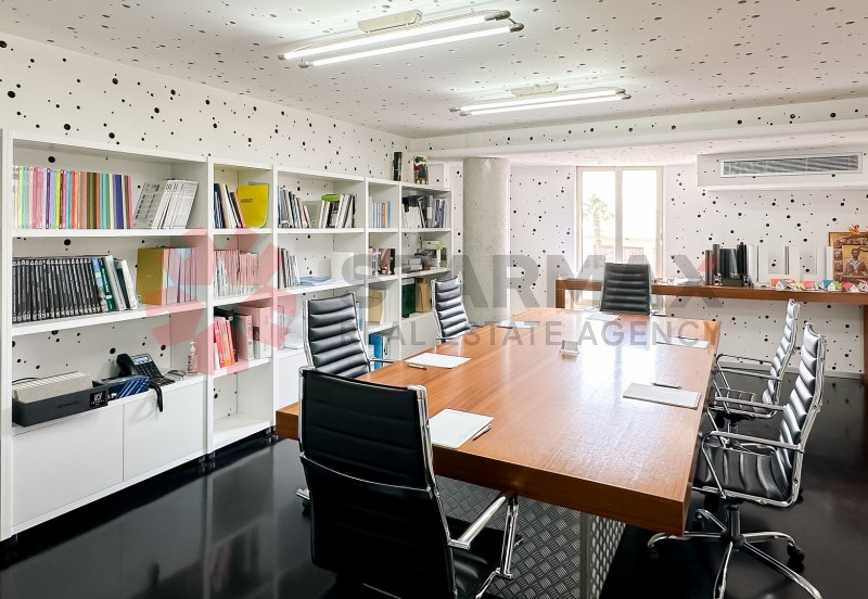 SPACIOUS OFFICE FOR SALE IN PRIME AREA LARNACA - Published