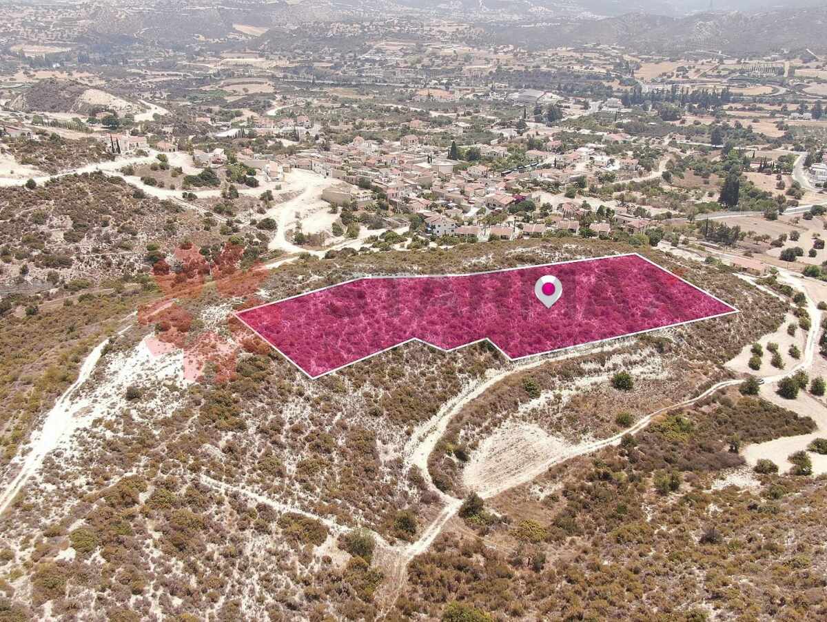 RESIDENTIAL FIELD IN SKARINOU, LARNACA - Published