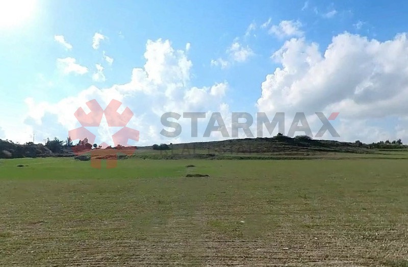 RESIDENTIAL FIELD OF 2500 SQUARE METERS IN ARADIPPOU - Published