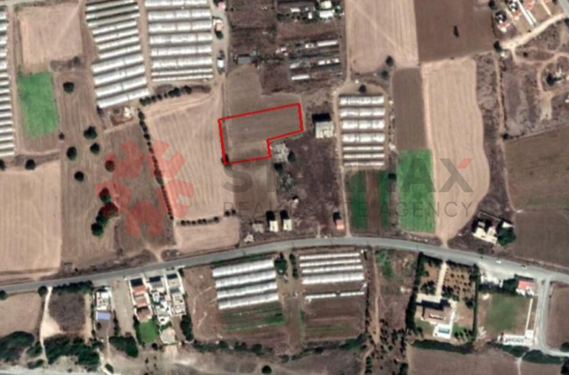 TOURISTIC FIELD IN MARONI, LARNACA - Published